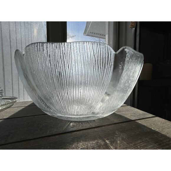 Arcoroc Fleur Extra Large Bowl 12" W France Vintage Deep Glass Punch Bowl - Picture 10 of 14